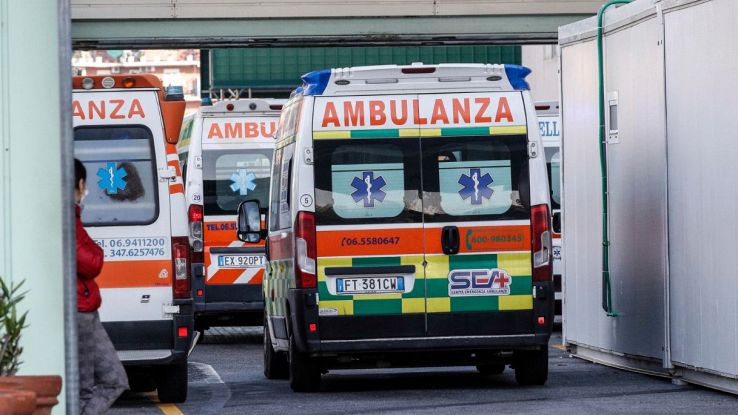 Trento, 18 years old, dies of Escherichia coli after vacation in Salento: an investigation has been opened, there is a hypothesis 4 Ambulance