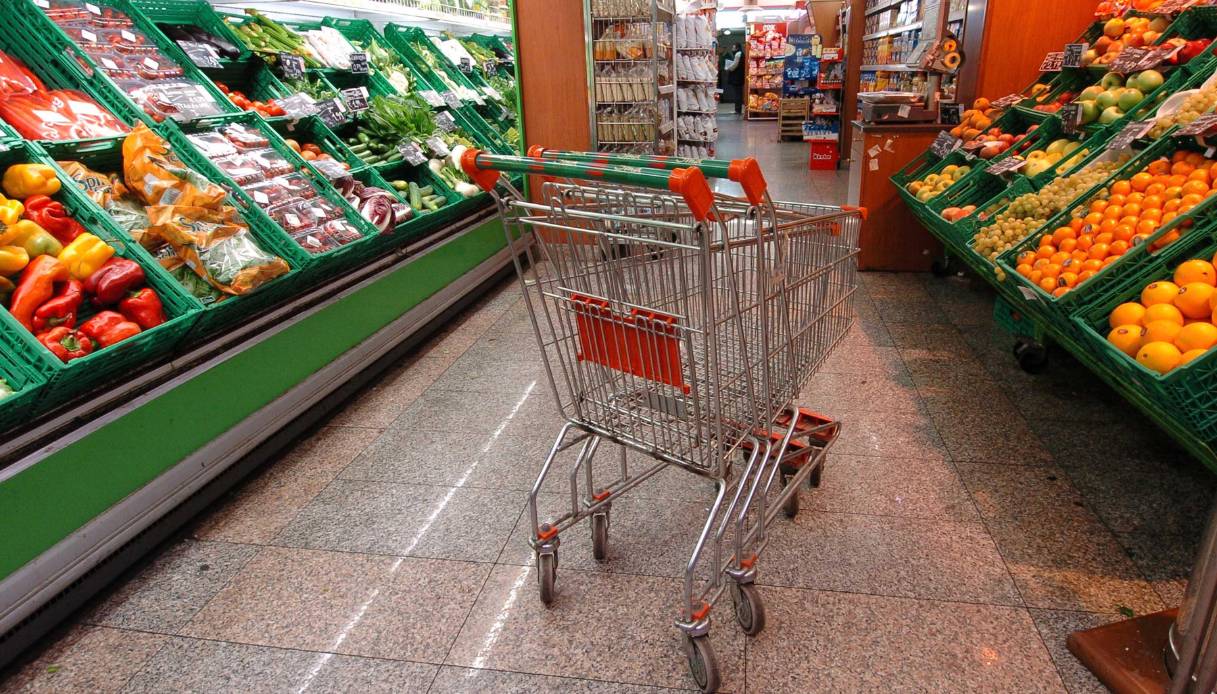 Supermercati più convenienti, Altroconsumo stila la classifica: ecco come risparmiare anche 3mila euro