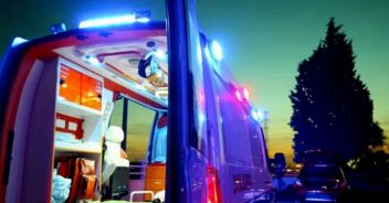 guardia-giurata-schiacciata-auto