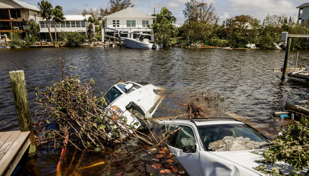 La Florida devastata dall'uragano Ian: diversi morti e milioni di persone senza luce