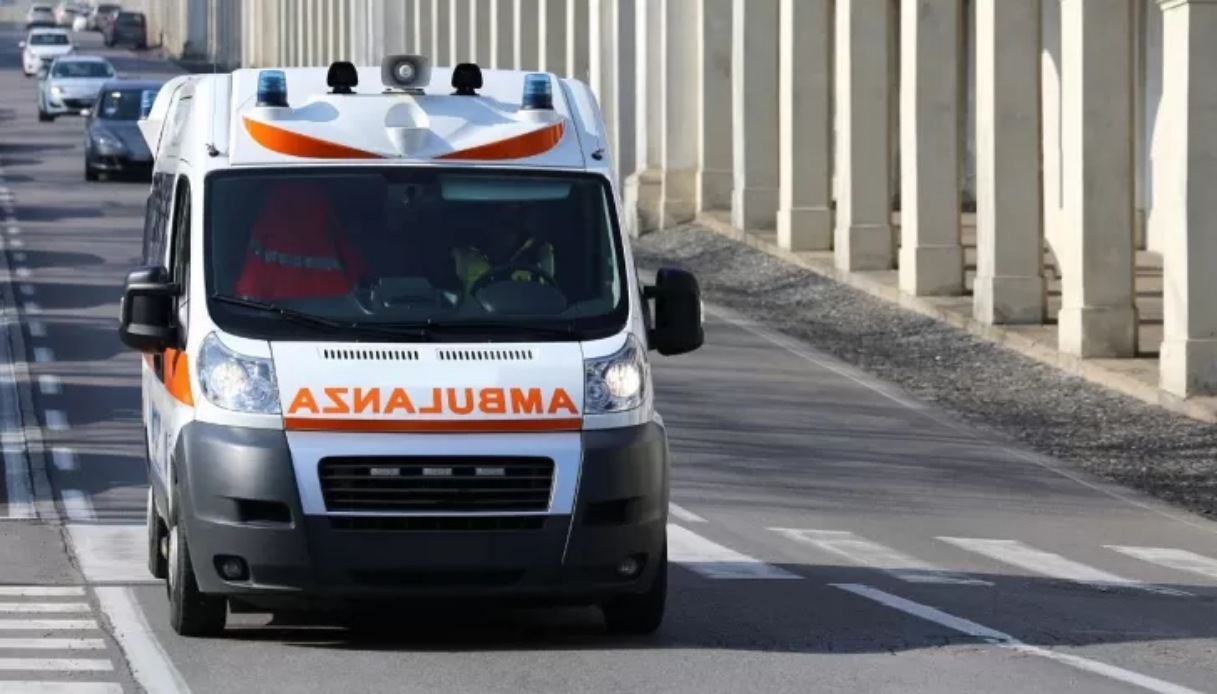 Incidente mortale ad Albino, violento scontro tra auto e furgone: perde ...