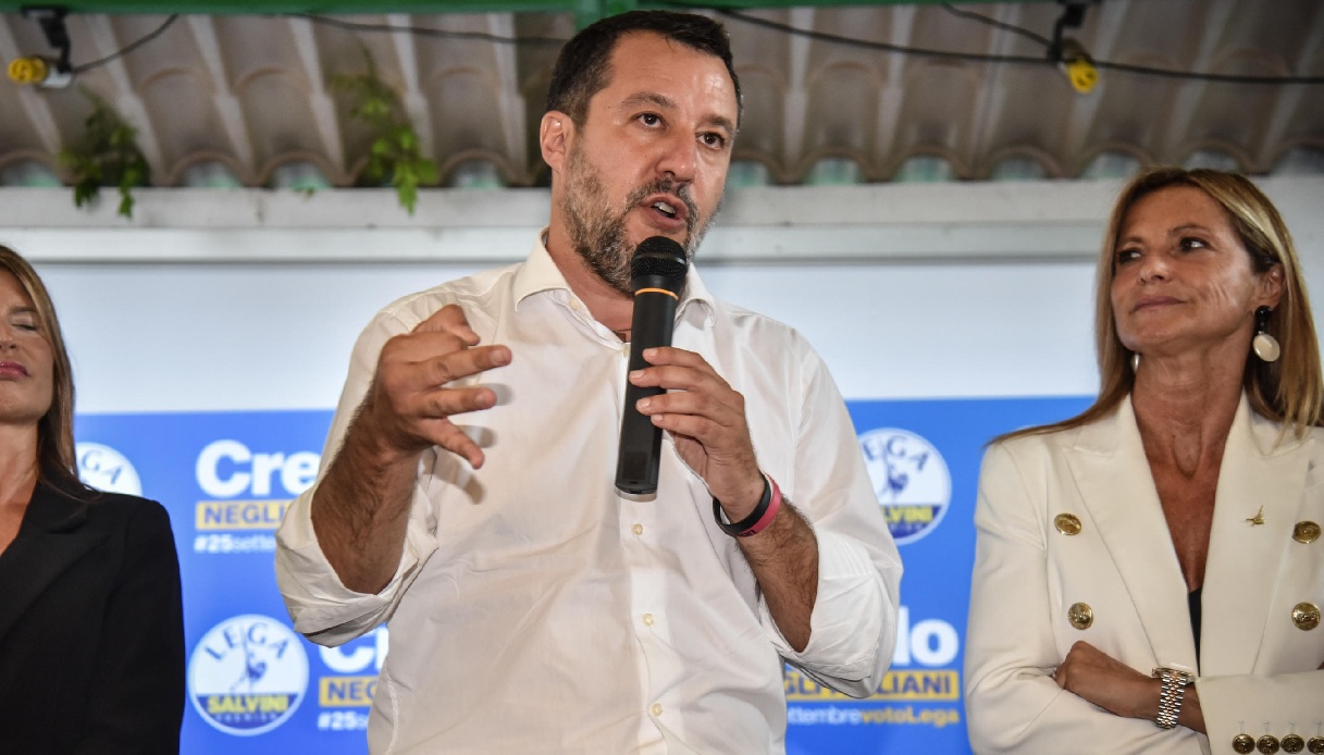 “Espancado por 50 anarquistas”, foi a reação de Salvini