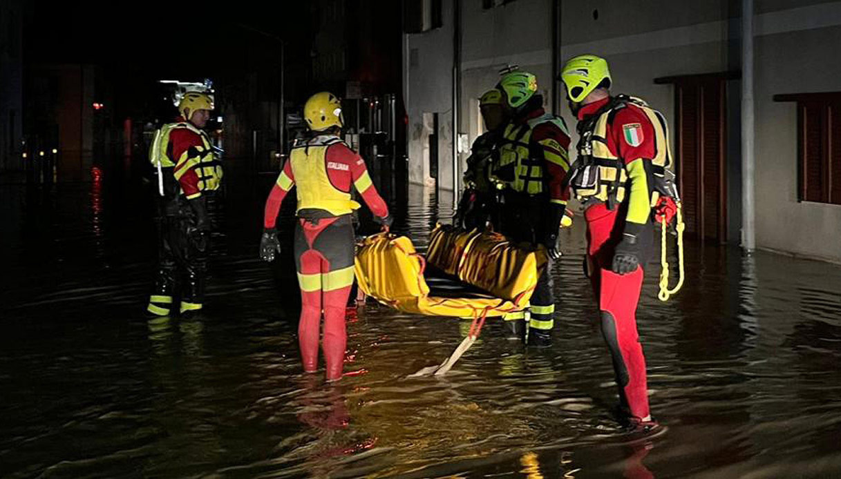 Alluvione nelle Marche, 9 morti: 7 identificati, ancora disperso il bambino di 8 anni