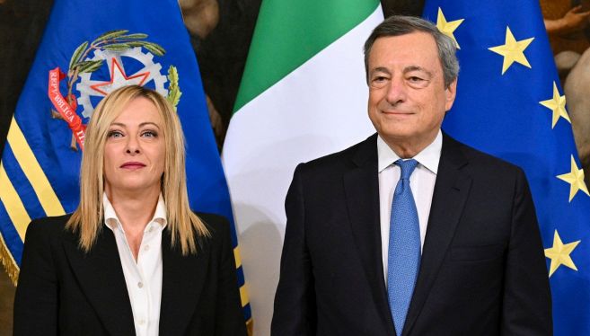 Governo, oggi cerimonia della campanella e primo Cdm: passaggio di consegne tra Draghi e Meloni. La diretta