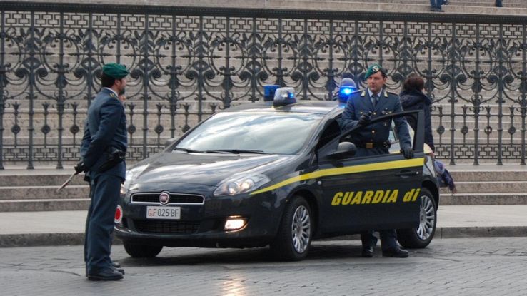 800 million seized, official involved 4 financial-police-gioia-tauro