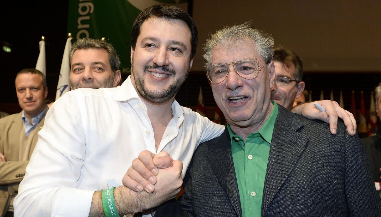 Matteo Salvini e la Lega diffidano Umberto Bossi: accuse al Senatùr sull'uso del Carroccio per 