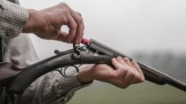 Döda jägare i Trentino, mysteriet fördjupas: vad analysen säger om 270 kaliber kula