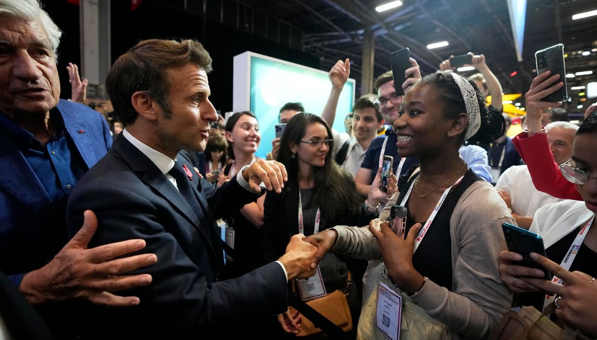 Macron nei guai, ecco perché il presidente francese è indagato