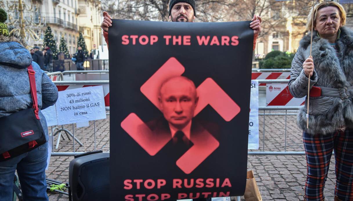 Prima della Scala 2022, proteste contro Putin