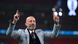 Gianluca Vialli, le sue condizioni sono peggiorate: ricoverato a