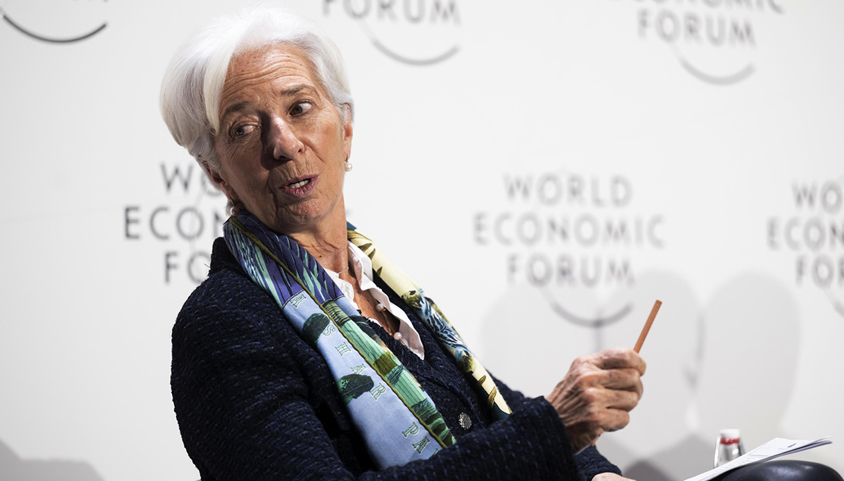 Tassi ancora in rialzo, l'annuncio di Lagarde (Bce) sulla lotta all'inflazione durante il Forum di Davos