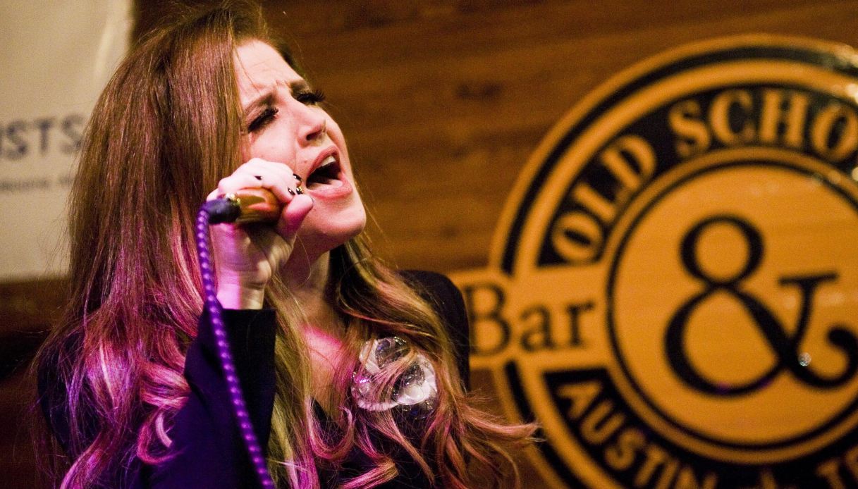 Lisa Marie Presley ricoverata d'urgenza a Los Angeles: la figlia di Elvis ha avuto un arresto cardiaco
