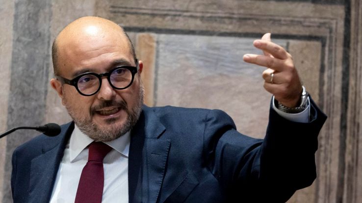 Sangiuliano Dante Fondatore Del Pensiero Di Destra Polemica Sulle 