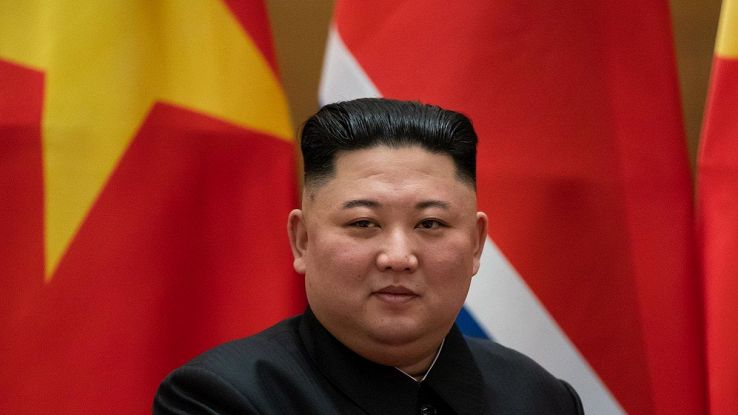 Bandiera Kim Jong Un 0,9x1,5 M – Poliestere Con Occhielli In Ottone, Per Interni/esterni, Decorazione Eventi