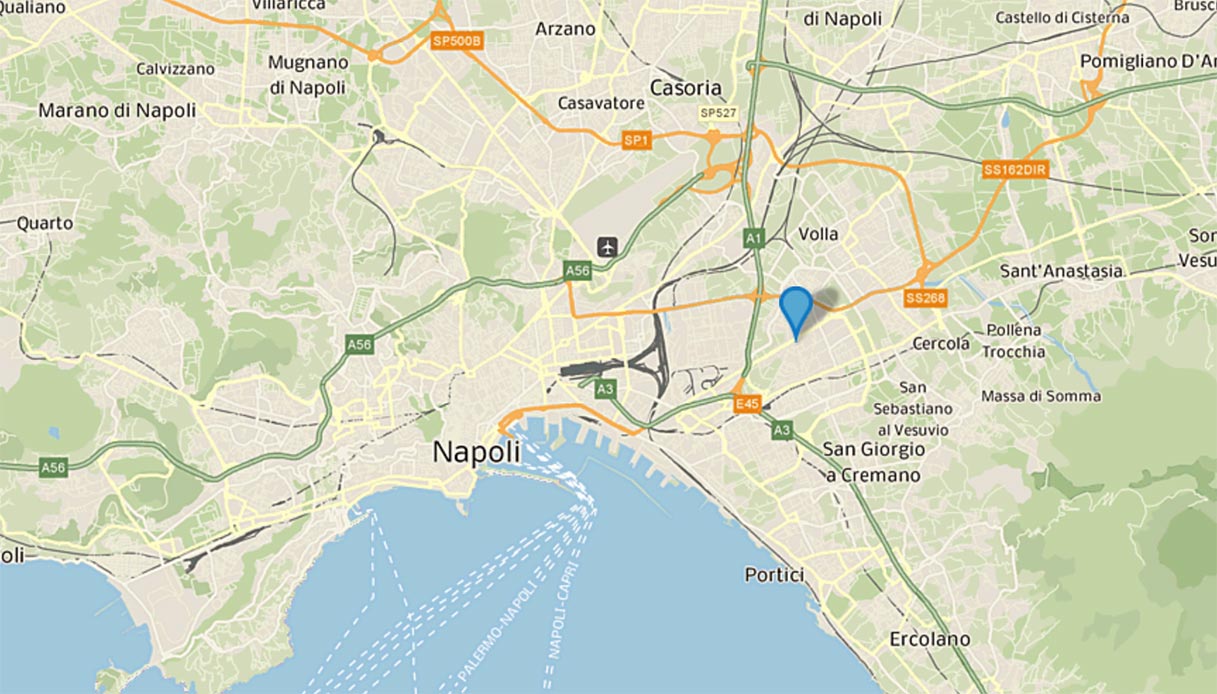 Agguato armato a Napoli nel quartiere Ponticelli: 33enne crivellato dai colpi di pistola in pubblico