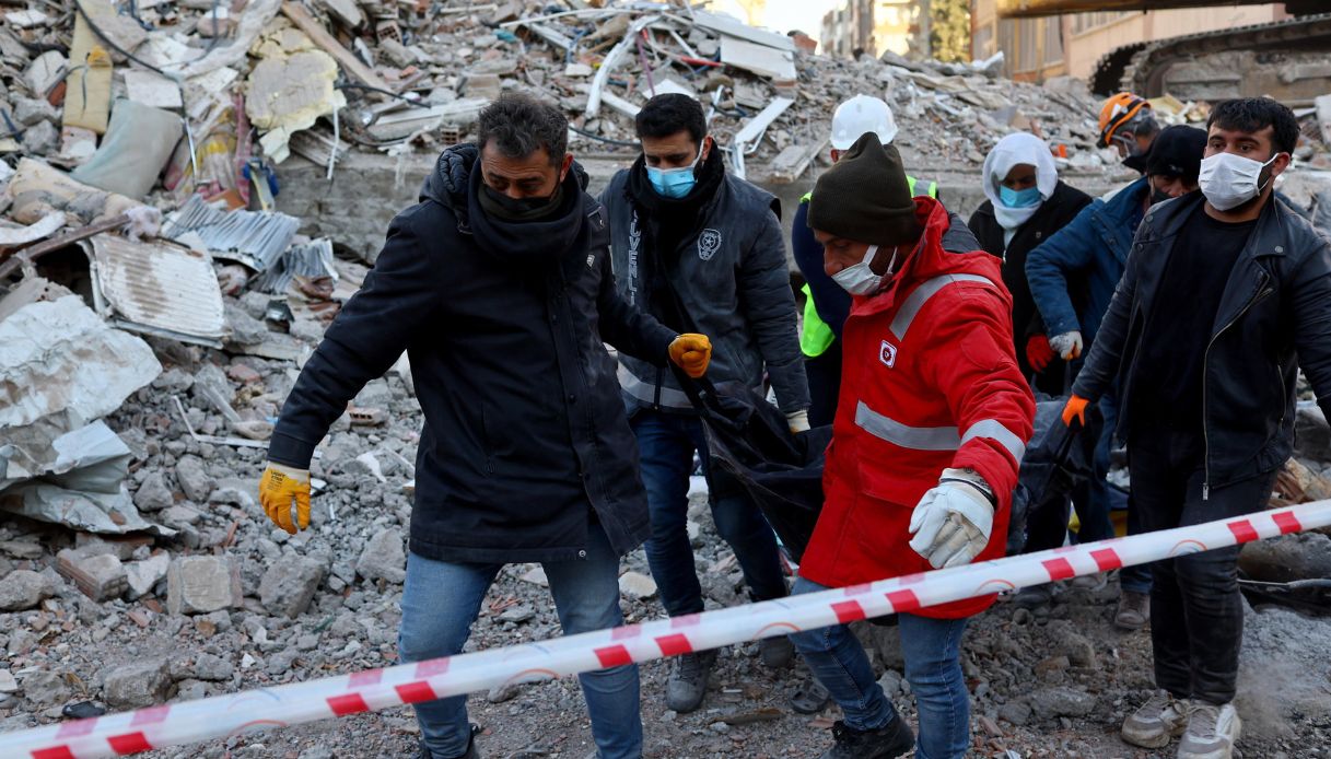 Terremoto in Turchia, la denuncia shock dei vigili spagnoli sui soccorsi