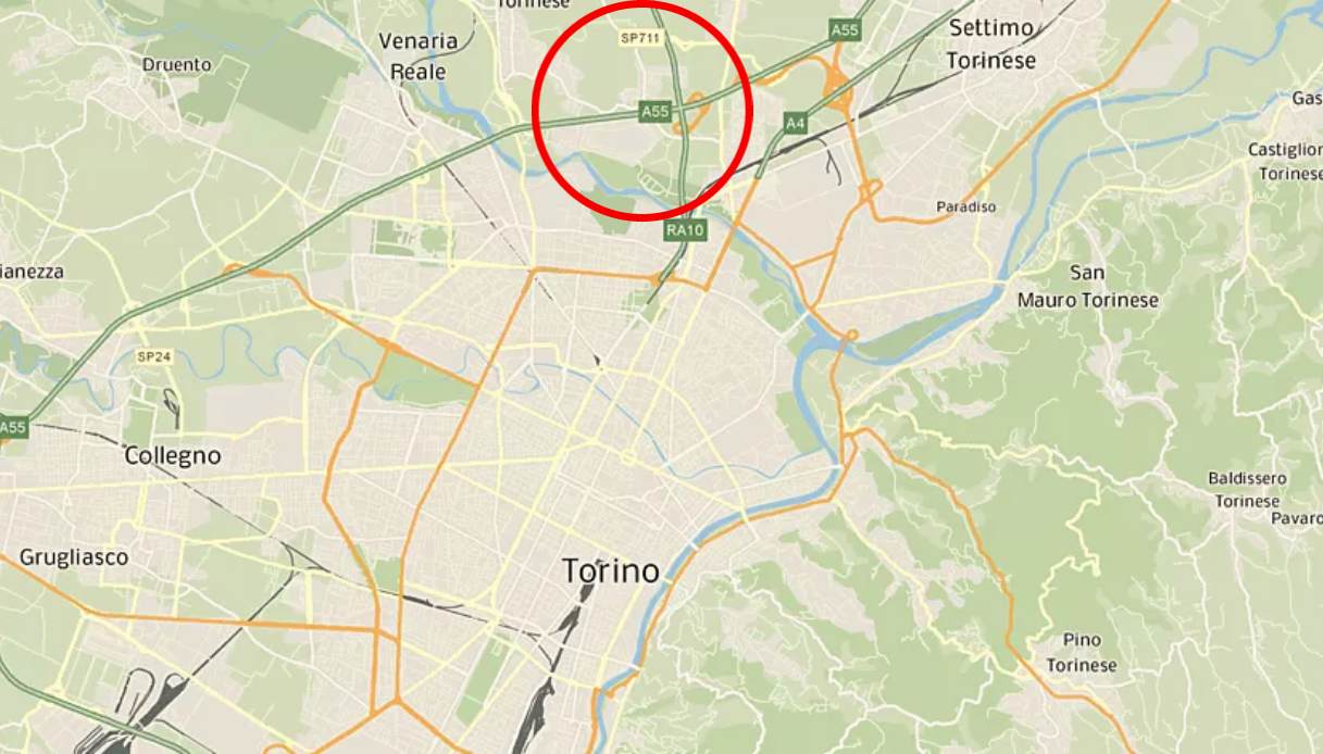 Scoperta una maxi discarica abusiva a Torino: auto e rifiuti abbandonati a Villaretto, 6 denunciati dalla GdF