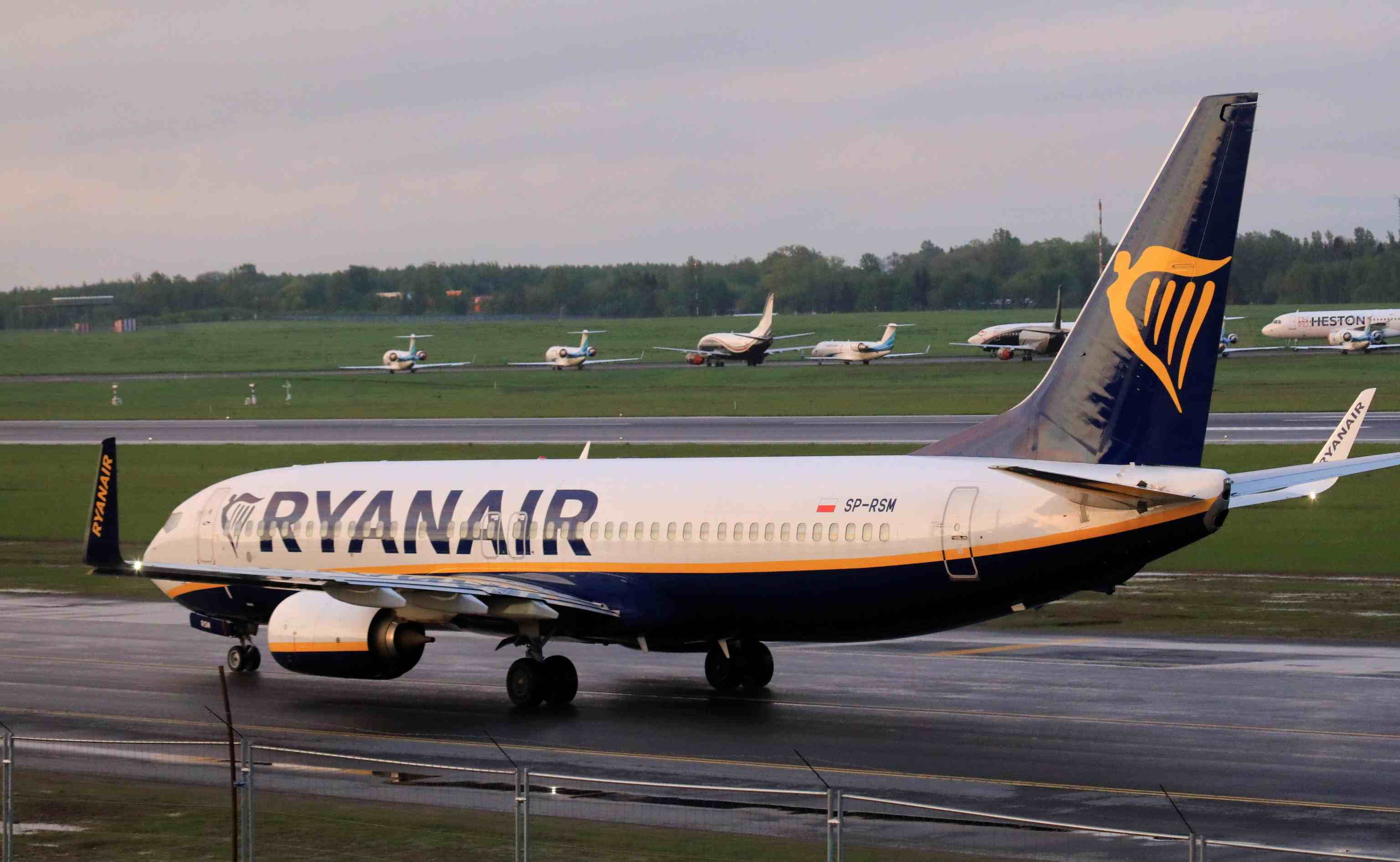 Atterraggio d'emergenza per un aereo Ryanair.