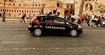 carabinieri-napoli-centro-commerciale