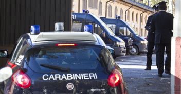 Omicidio a Scaldasole (Pavia), donna di 38 anni uccisa a coltellate in casa