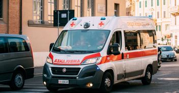 Motociclista morto nello schianto tra auto e scooter a Quartu