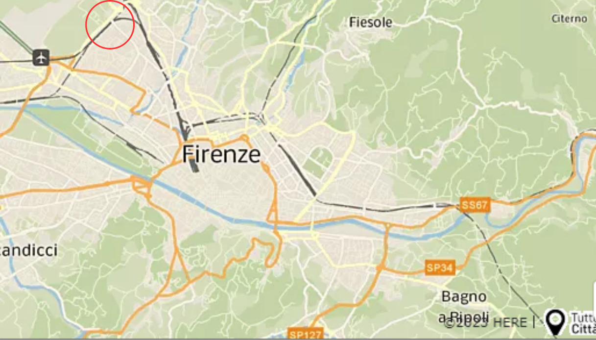 Feriti i macchinisti di due treni merci dopo lo scontro a Firenze: l'urto dopo l'invasione dei binari