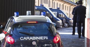 Mamma precipita dal balcone a Celano (L’Aquila) col figlio in braccio