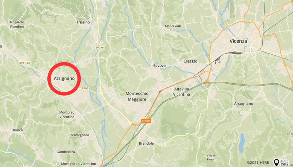 Donna morta nello schianto tra camion e auto ad Arzignano: chiusa la strada, interviene l'elisoccorso