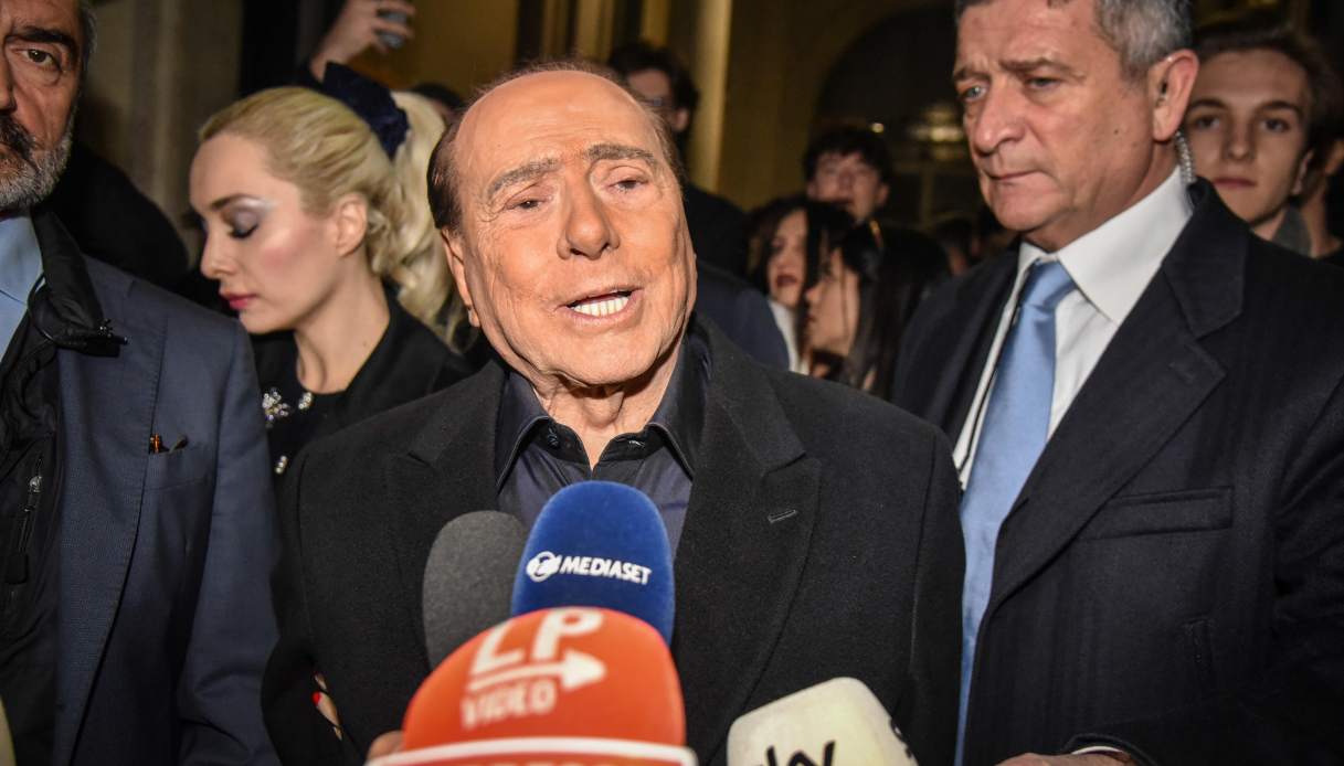 Silvio Berlusconi ha la leucemia? L'ipotesi sulla malattia e il ricovero, come sta l'ex premier