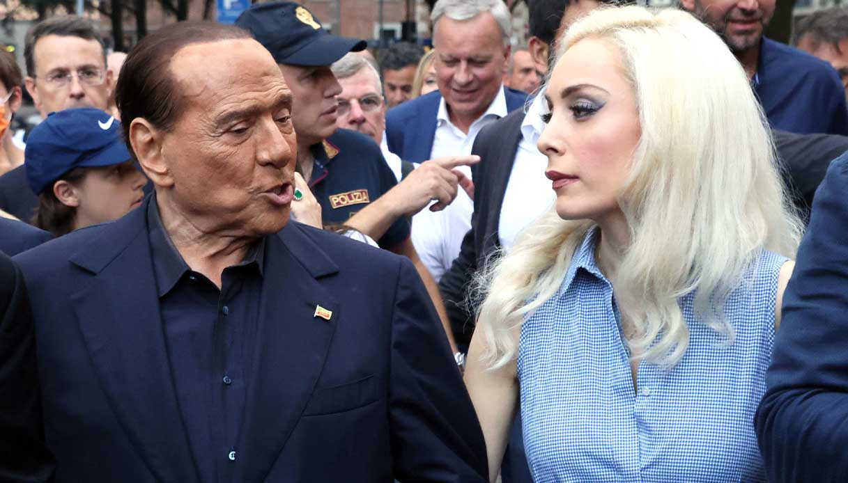 Silvio Berlusconi Dimesso Dallospedale San Raffaele Dopo 45 Giorni Il