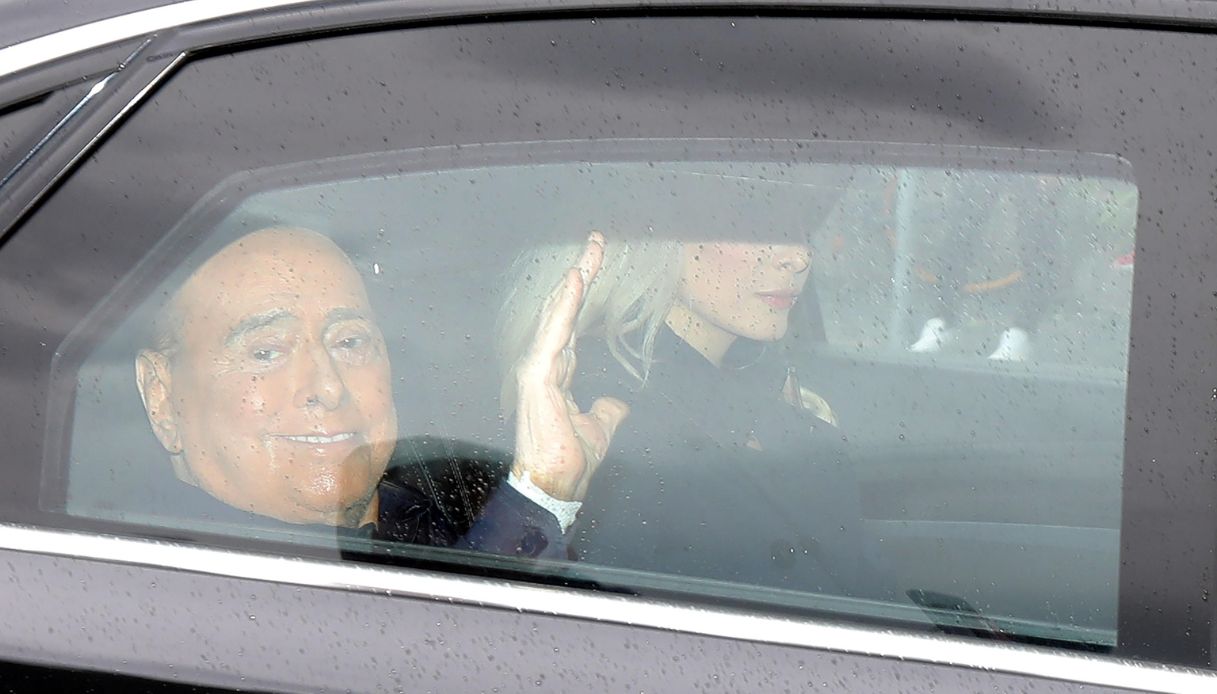 Silvio Berlusconi svela il suo futuro in politica e Forza Italia: cosa farà dopo i problemi di salute