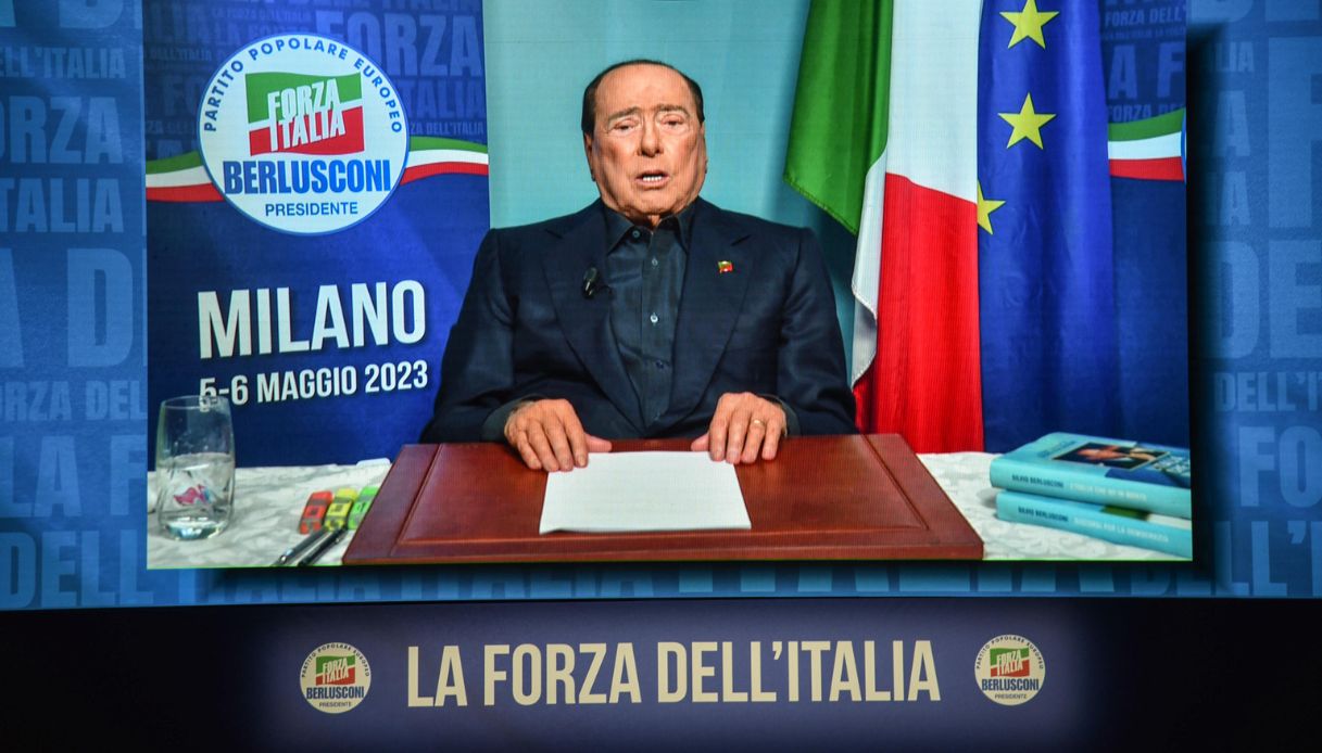 Gasparotti Critica Il Video Di Berlusconi Dall'ospedale: Duro Attacco A ...