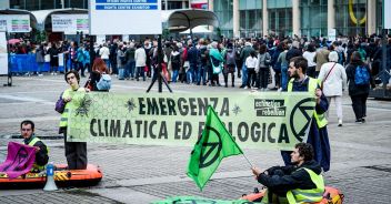 extinction-rebellion-protesta-salone-del-libro-torino