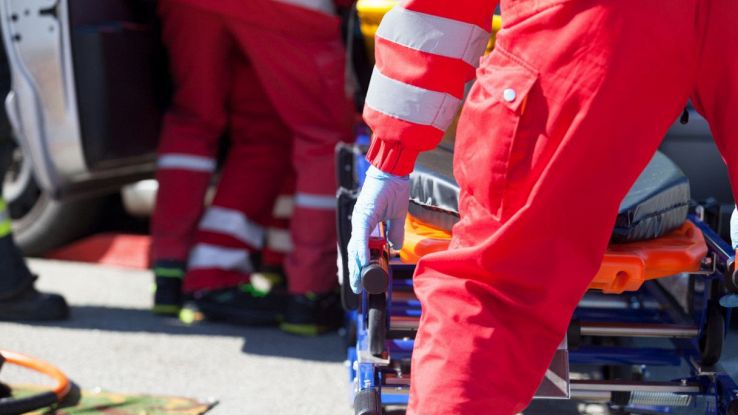 L'auto finisce contro il guardrail e muore una 22enne ad Assisi ferite