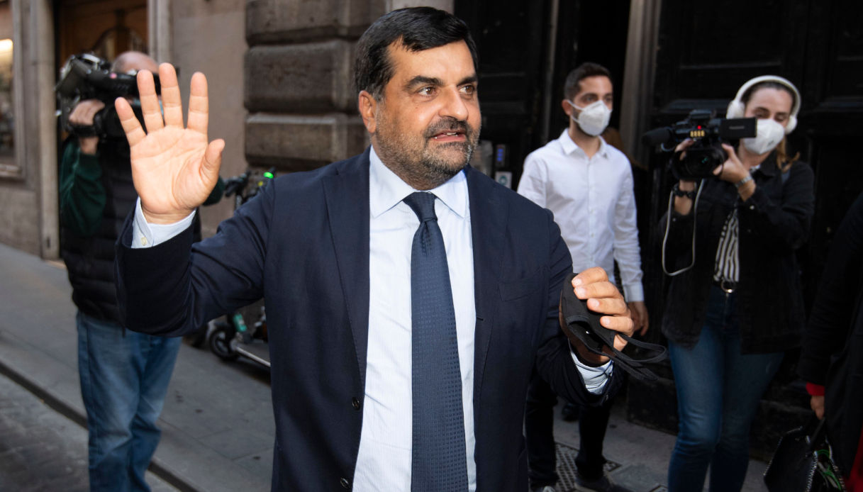 L'ex magistrato Luca Palamara patteggia 1 anno di reclusione a Perugia con pensa sospesa