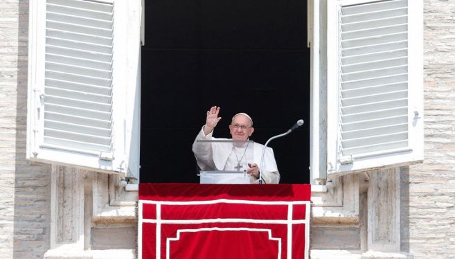 Papa Francesco durante il Regina Caeli