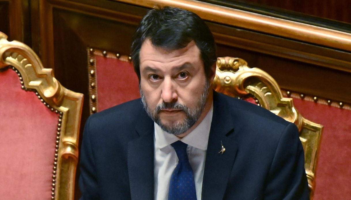 Salvini ascolta gli studenti sul caro affitti, ma è gaffe sul dipartimento esistente. Polemica Valditara-Sala