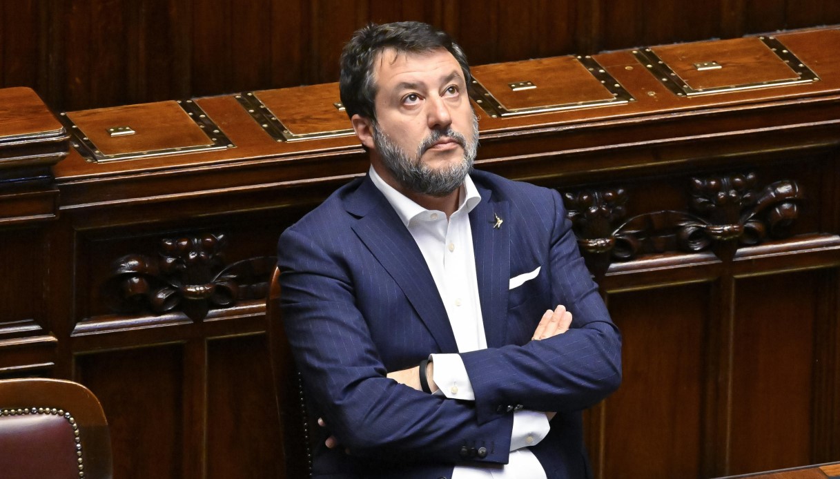 Salvini fissa la data per il ponte sullo Stretto: quando sarà pronto e transitabile secondo il ministro