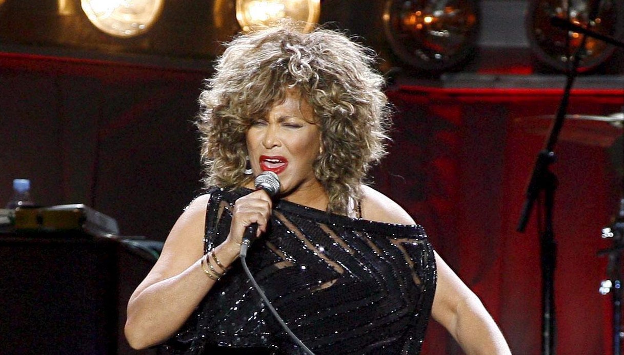 Addio a Tina Turner, i più grandi successi della regina del rock morta a 83 anni