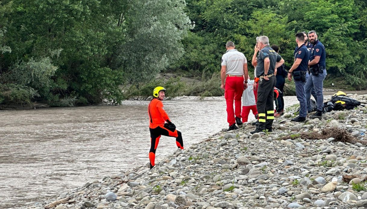 Il 18enne scomparso nel fiume Secchia stava girando un video con un ...