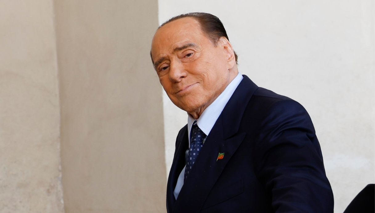 Lutto nazionale per Silvio Berlusconi, ma non solo: i casi celebri in Italia, da Wojtyla a Nassiriya