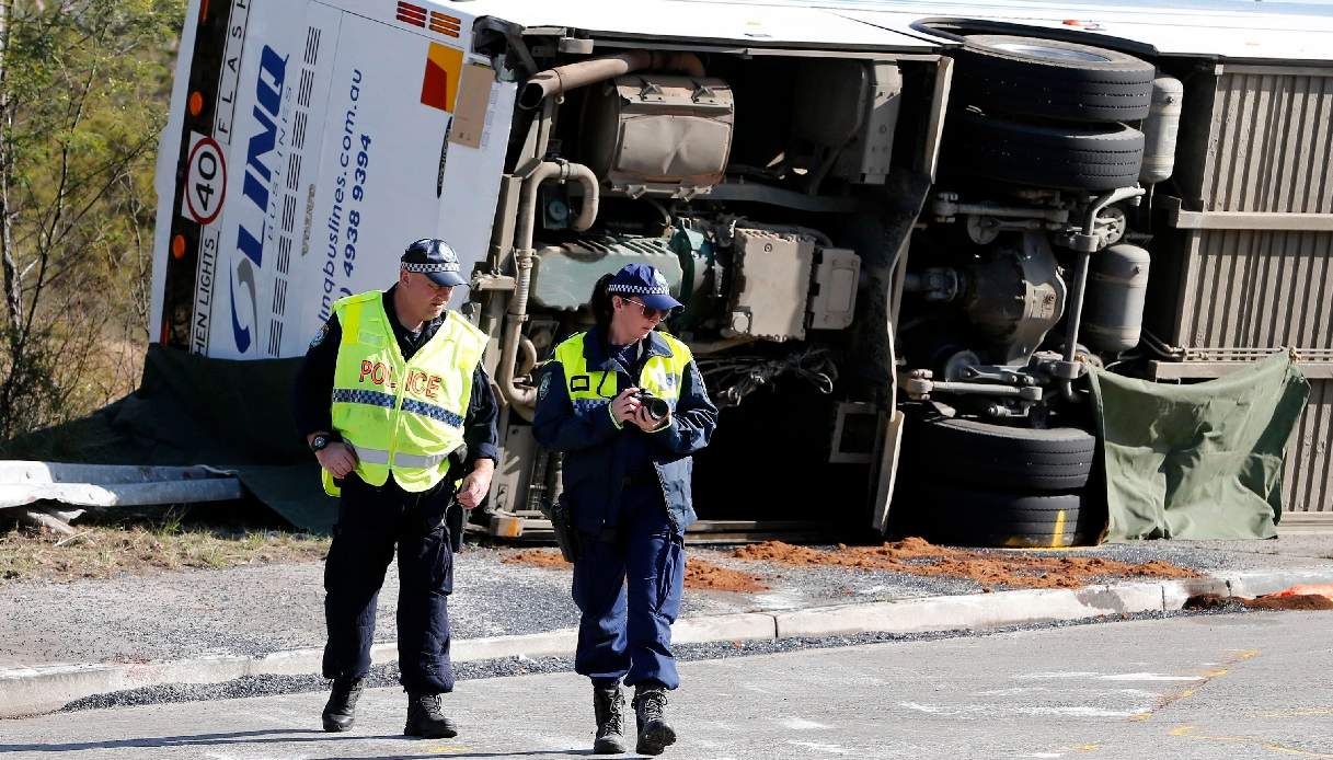 Bus si ribalta in Australia, 10 morti.