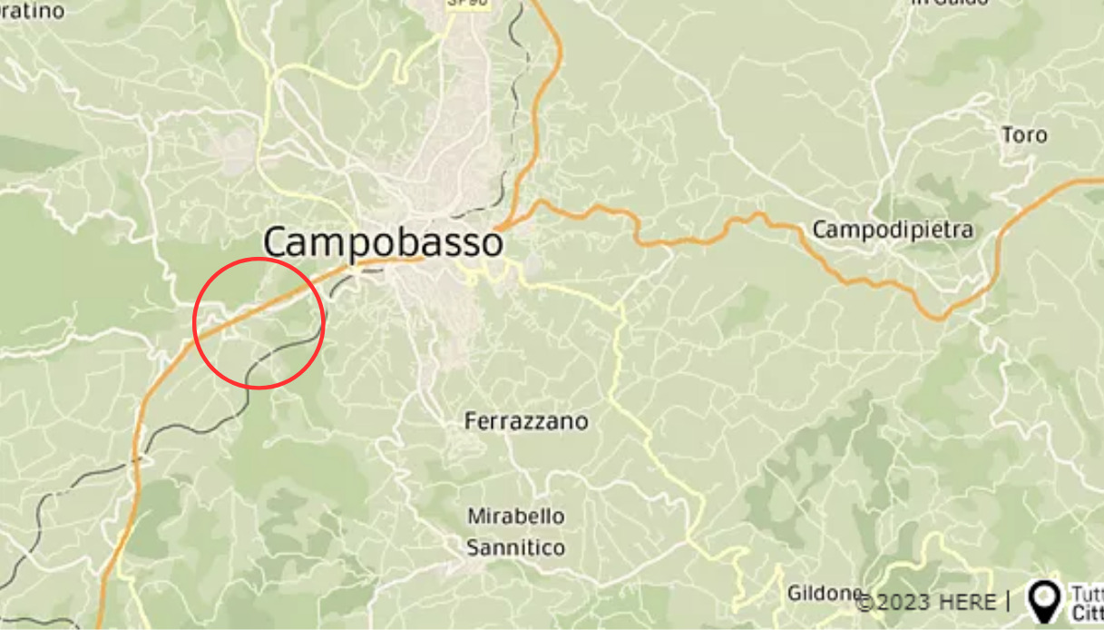 Donna morta in un incidente in galleria a Campobasso, terribile scontro frontale tra la sua auto e un tir