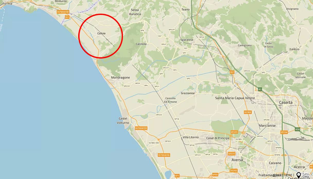 Aereo Piper precipita in un canale a Cellole in provincia di Caserta: due morti, si indaga sull'incidente