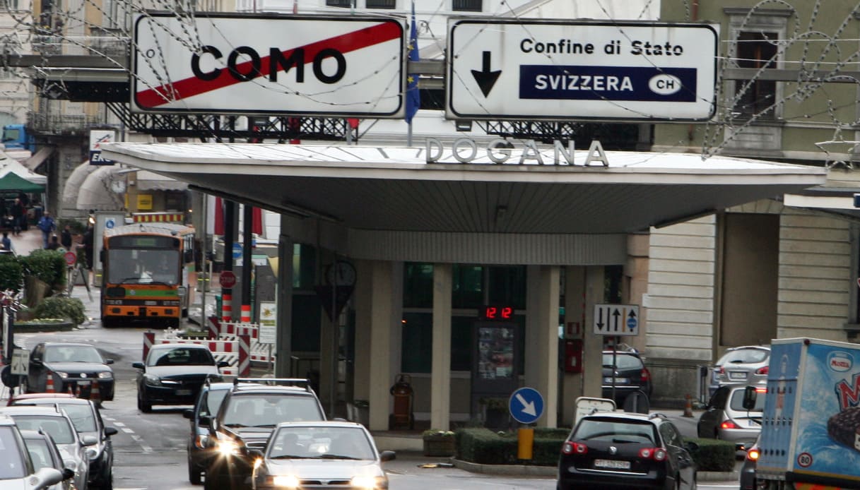 Italiana residente a Como supera il limite di velocità in Svizzera: 146 km orari, non potrà più guidare lì