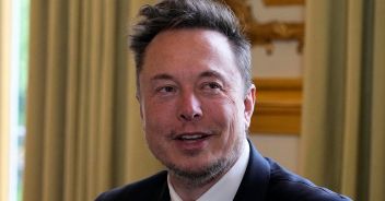 elon-musk-apple-funghi