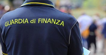 Guardia di finanza scopre badante che incassa la pensione di anziana deceduta