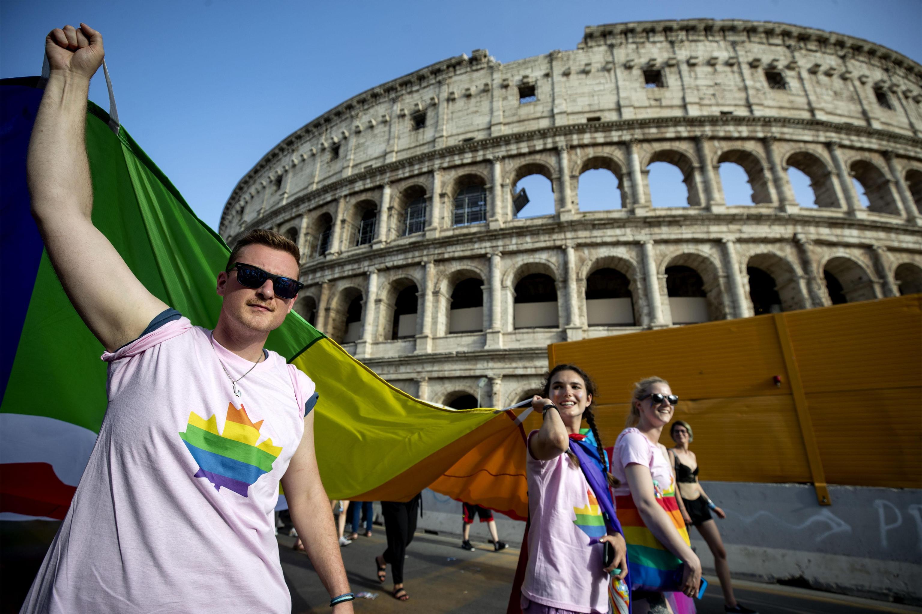 Pride di Roma 2023 pronto a partire alle 15 da Piazza Repubblica i