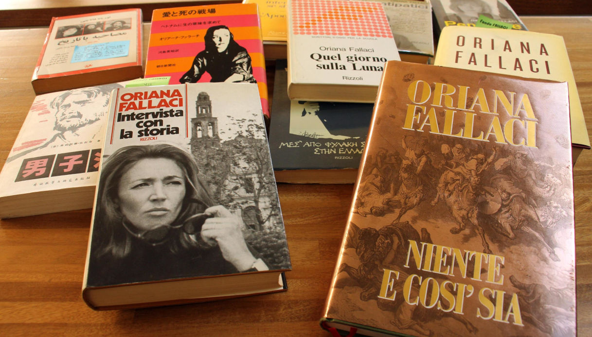 Alcuni libri scritti da Oriana Fallaci fra cui Intervista con la storia