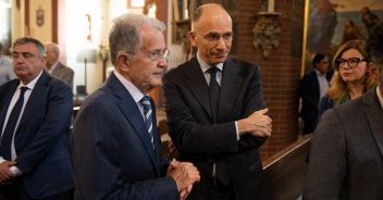 Prodi-e-Letta-al-funerale